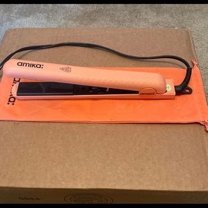 amika hair straightener